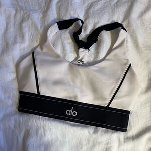 Alo yoga white airlift suit up bra
